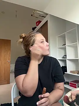 Krystal Tx online show from 25, 9, 2025