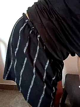 Snapshot of EeshaBhabi chatting on 9, 11, 2025 EeshaBhabi online show from 9, 11, 2025