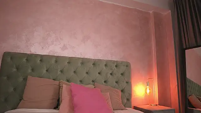 Snapshot of LucyWilow chatting on 4, 7, 2026 LucyWilow online show from 4, 7, 2026