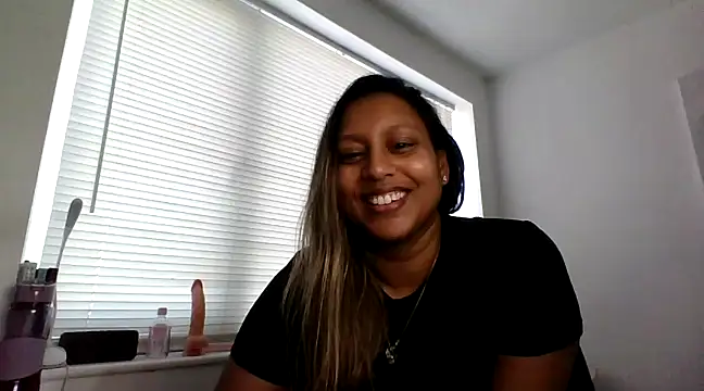 Snapshot of TEMPTING-TAMMY chatting on 5, 3, 2025 TEMPTING-TAMMY online show from 5, 3, 2025