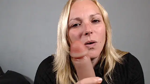 Doucelouve9 online show from 13, 2, 2026