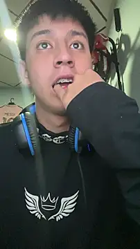 Stiven 017 online show from 3, 2, 2026