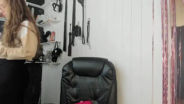 jessiburningheels online show from 14, 11, 2025