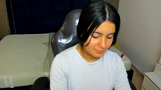 MaiteFlores online show from 15, 4, 2026