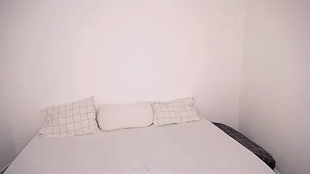 LizzyCox online show from 10, 12, 2024