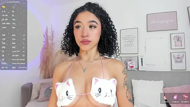 Crystal Dluna online show from 20, 3, 2025