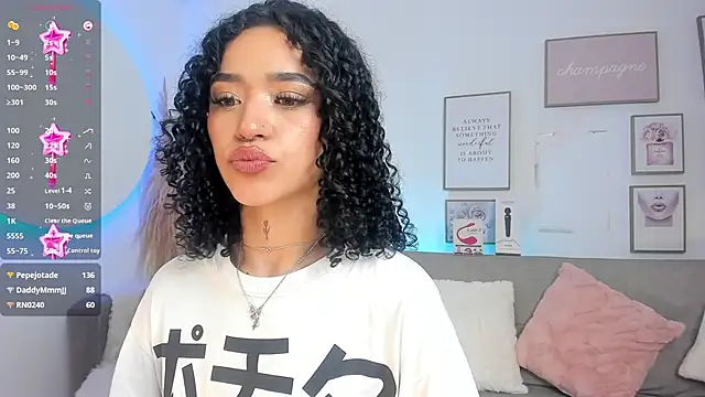 Crystal Dluna online show from 19, 3, 2025