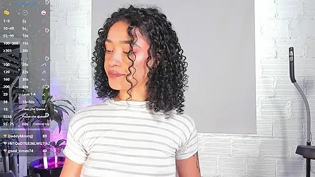 Crystal Dluna online show from 7, 3, 2025