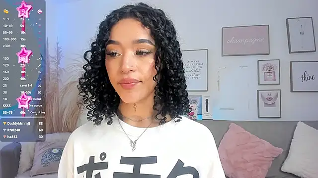 Crystal Dluna online show from 17, 3, 2025