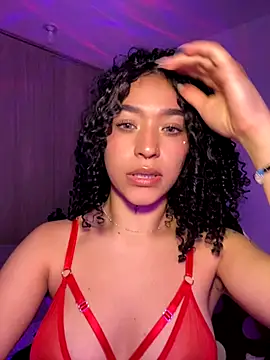 Crystal Dluna online show from 20, 9, 2025