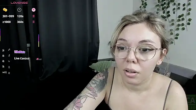 Snapshot of whoa-hoa-hoa-hoa-hoa chatting on 2, 10, 2025 whoa-hoa-hoa-hoa-hoa online show from 2, 10, 2025