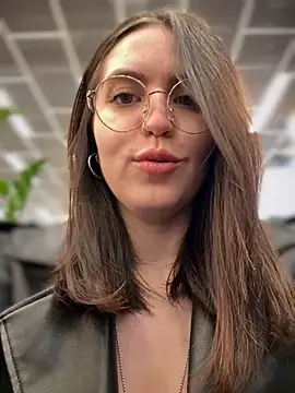 meow girl online show from 19, 10, 2025