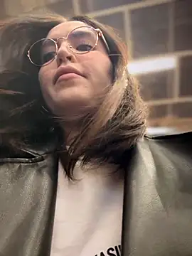 meow girl online show from 6, 10, 2025