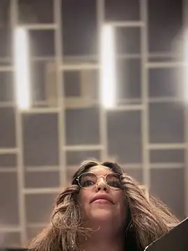 meow girl online show from 20, 12, 2025