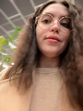 meow girl online show from 27, 10, 2025