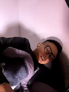 lixiaoshuai8 online show from 21, 11, 2025