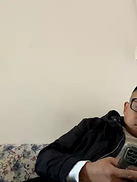 lixiaoshuai8 online show from 4, 12, 2025