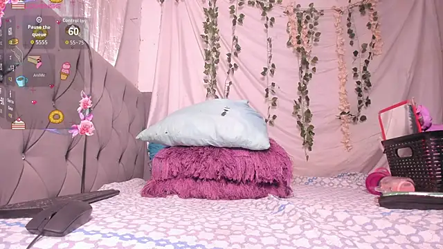 imtiffany w online show from 20, 9, 2025