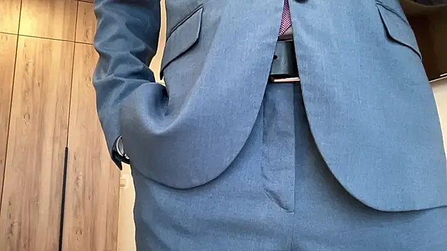 cute mark online show from 4, 3, 2026