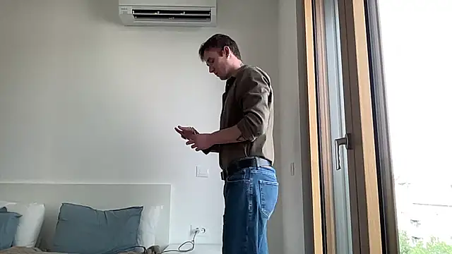 Snapshot of cute_mark chatting on 1, 7, 2026 cute mark online show from 1, 7, 2026