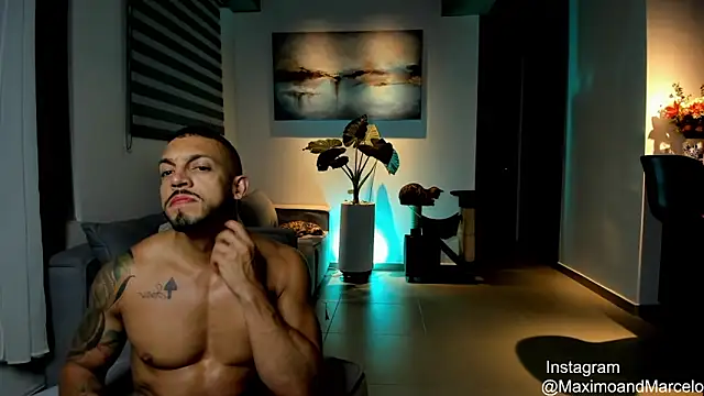 Maximo Marcelo online show from 21, 2, 2025