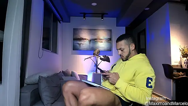 Maximo Marcelo online show from 4, 3, 2025