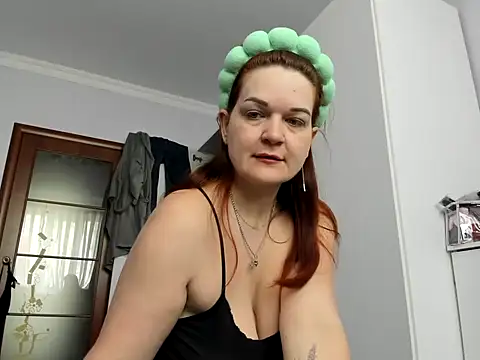 Snapshot of ElektraShine29 chatting on 13, 4, 2026 ElektraShine29 online show from 13, 4, 2026