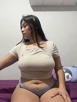 Snapshot of adry_moon666 chatting on 28, 11, 2025 adry moon666 online show from 28, 11, 2025