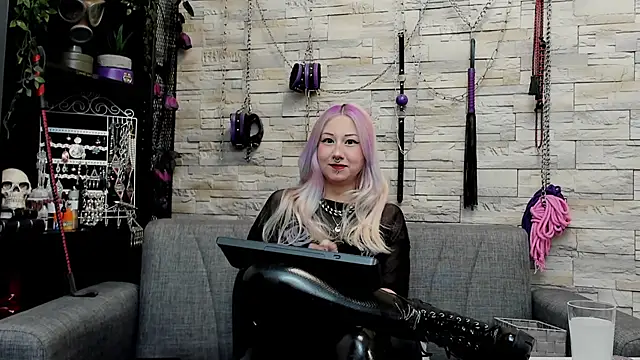 CruelMistress online show from 25, 4, 2026