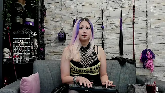 CruelMistress online show from 1, 12, 2025