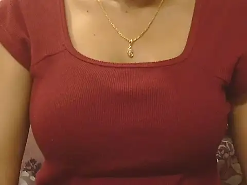 Snapshot of _FluffyHxney_ chatting on 5, 10, 2025 FluffyHxney online show from 5, 10, 2025