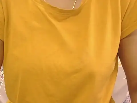 Snapshot of _FluffyHxney_ chatting on 3, 11, 2025 FluffyHxney online show from 3, 11, 2025