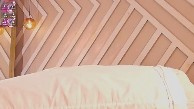 Emily Monroe  online show from 26, 11, 2025