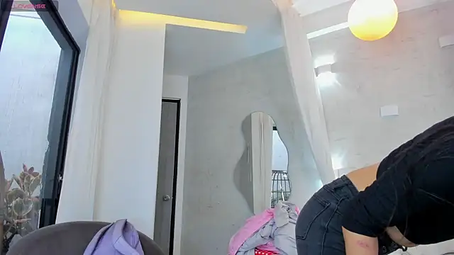 Venusflame   online show from 15, 9, 2025