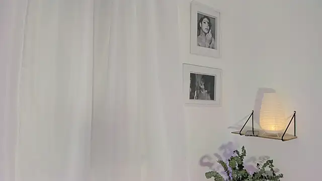 Candelariia  online show from 5, 3, 2025