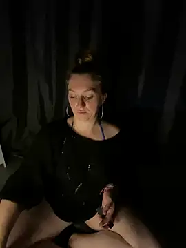 Snapshot of Stoner_BarbieXX chatting on 24, 6, 2026 Stoner BarbieXX online show from 24, 6, 2026