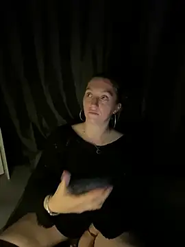 Snapshot of Stoner_BarbieXX chatting on 5, 7, 2026 Stoner BarbieXX online show from 5, 7, 2026