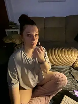 Stoner BarbieXX online show from 8, 3, 2025