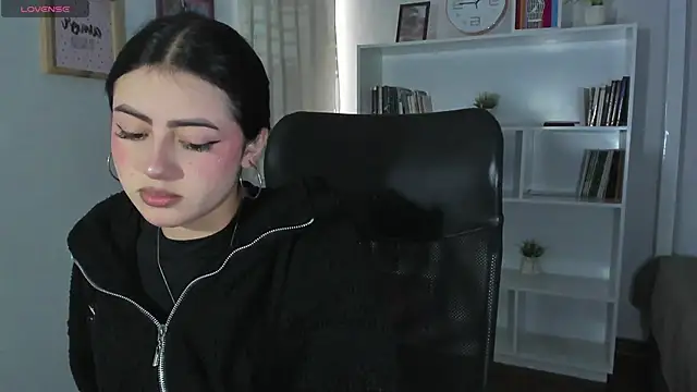 myeimmy 33 online show from 10, 2, 2025