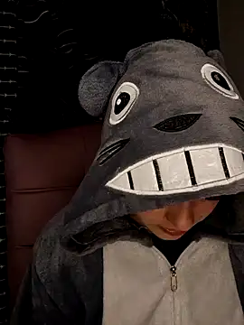 myeimmy 33 online show from 23, 1, 2025