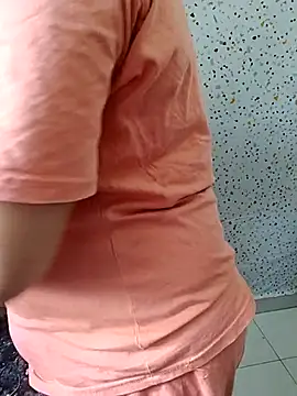 milf-kaira online show from 18, 3, 2025