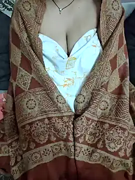 milf-kaira online show from 8, 1, 2025