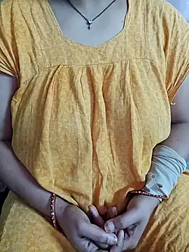 milf-kaira online show from 5, 1, 2025