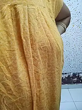 milf-kaira online show from 10, 1, 2025