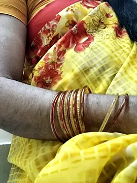 Snapshot of Tamilrojanew chatting on 10, 10, 2025 Tamilrojanew online show from 10, 10, 2025