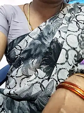 Snapshot of Tamilrojanew chatting on 8, 10, 2025 Tamilrojanew online show from 8, 10, 2025