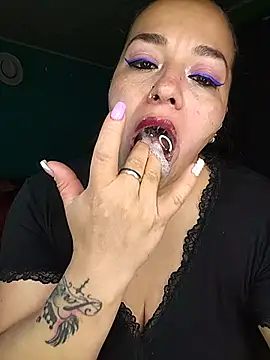 emily sweet13 online show from 26, 5, 2026
