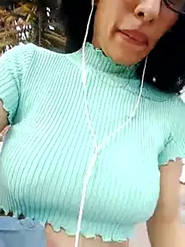 chloewildd  online show from 12, 9, 2025