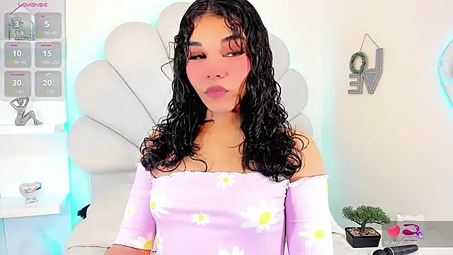 ValentinaMarinn online show from 16, 10, 2025