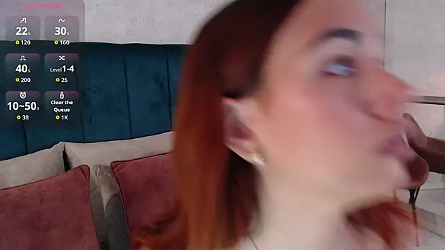 AdeleAndersonn online show from 13, 11, 2025